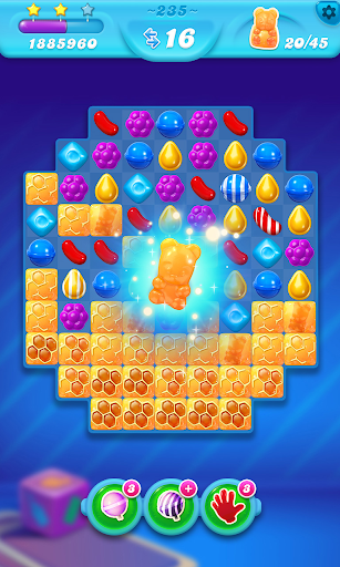 Candy Crush Soda Saga — battle screen screenshot